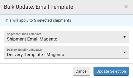 Pop-up-Fenster für die Massenaktualisierung von E-Mail-Vorlagen. Dropdown-Menüs für Versand- und Liefervorlagen. Zählt die Sendungen, auf die die E-Mail angewendet wird.