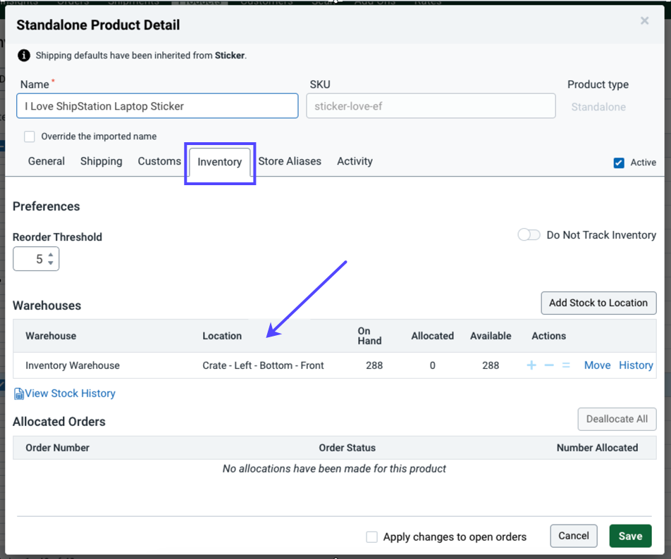 Fenêtre contextuelle Détail du produit autonome. L'onglet Inventaire est encadré. Une flèche pointe vers l'option Emplacement dans l'entrepôt.