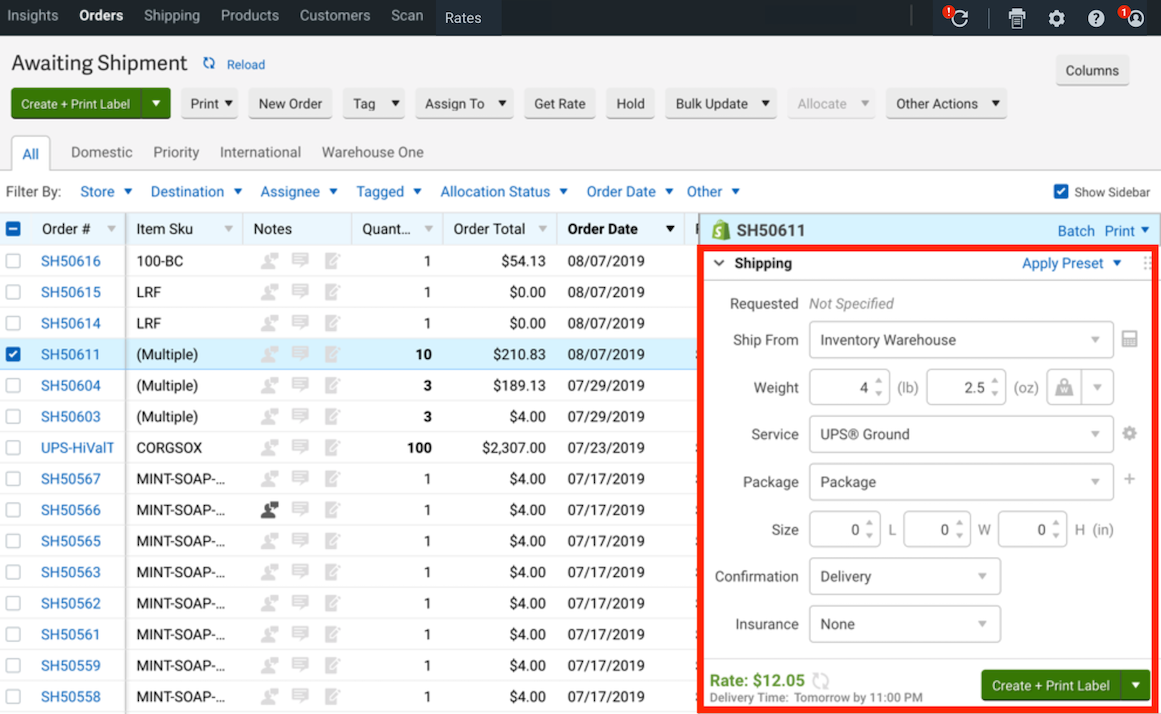 Cuadrícula de pedidos con un pedido seleccionado y el widget configurar envío resaltado en la barra lateral