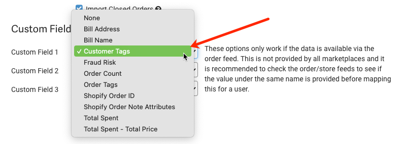 Zeigt das Dropdown-Menü „Benutzerdefinierte Feldzuordnung“ mit einem Pfeil an, der auf die Option „Kunden-Kennzeichen“ zeigt