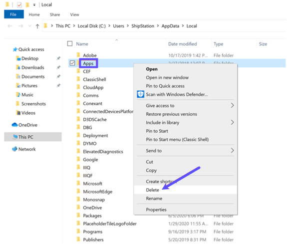 Explorador de archivos de Windows abierto. Menú abierto para la carpeta Apps, con la opción Eliminar seleccionada.
