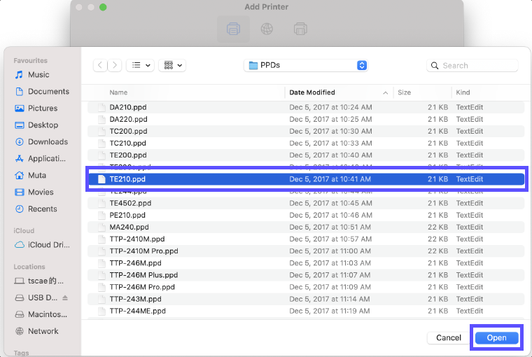 PPD-Datei, die mit dem Druckermodell verknüpft ist, das im Datei-Explorer ausgewählt und die Schaltfläche „Öffnen“ hervorgehoben.