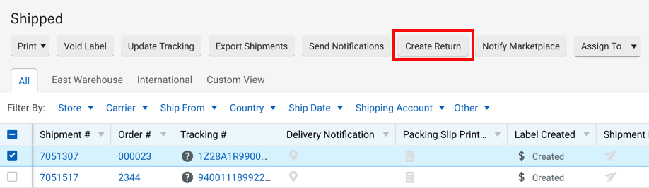 Shipments grid with selected order. Red box highlights Create Return button in Action menu.