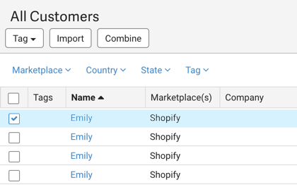 Cuadrícula V3 de clientes con un registro de cliente seleccionado.