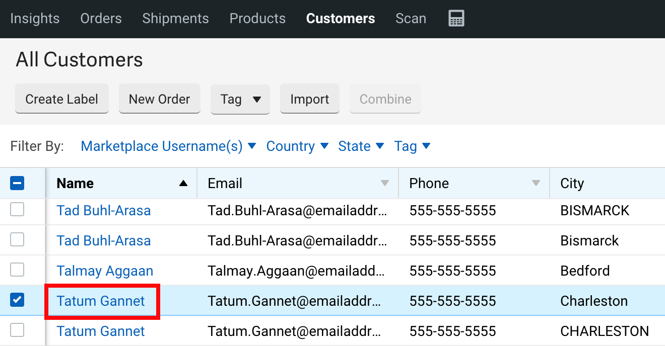 Cuadrícula de clientes V3 con un cliente seleccionado.