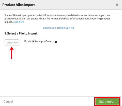 Ventana emergente de importación de alias de productos. La flecha roja apunta del botón Seleccionar archivo al CSV cargado. El recuadro rojo resalta el botón Iniciar importación.